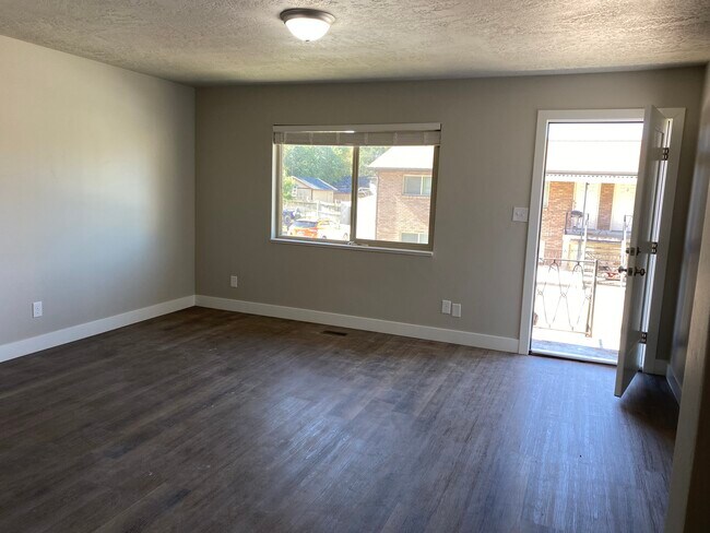 Building Photo - 339 W 100 S