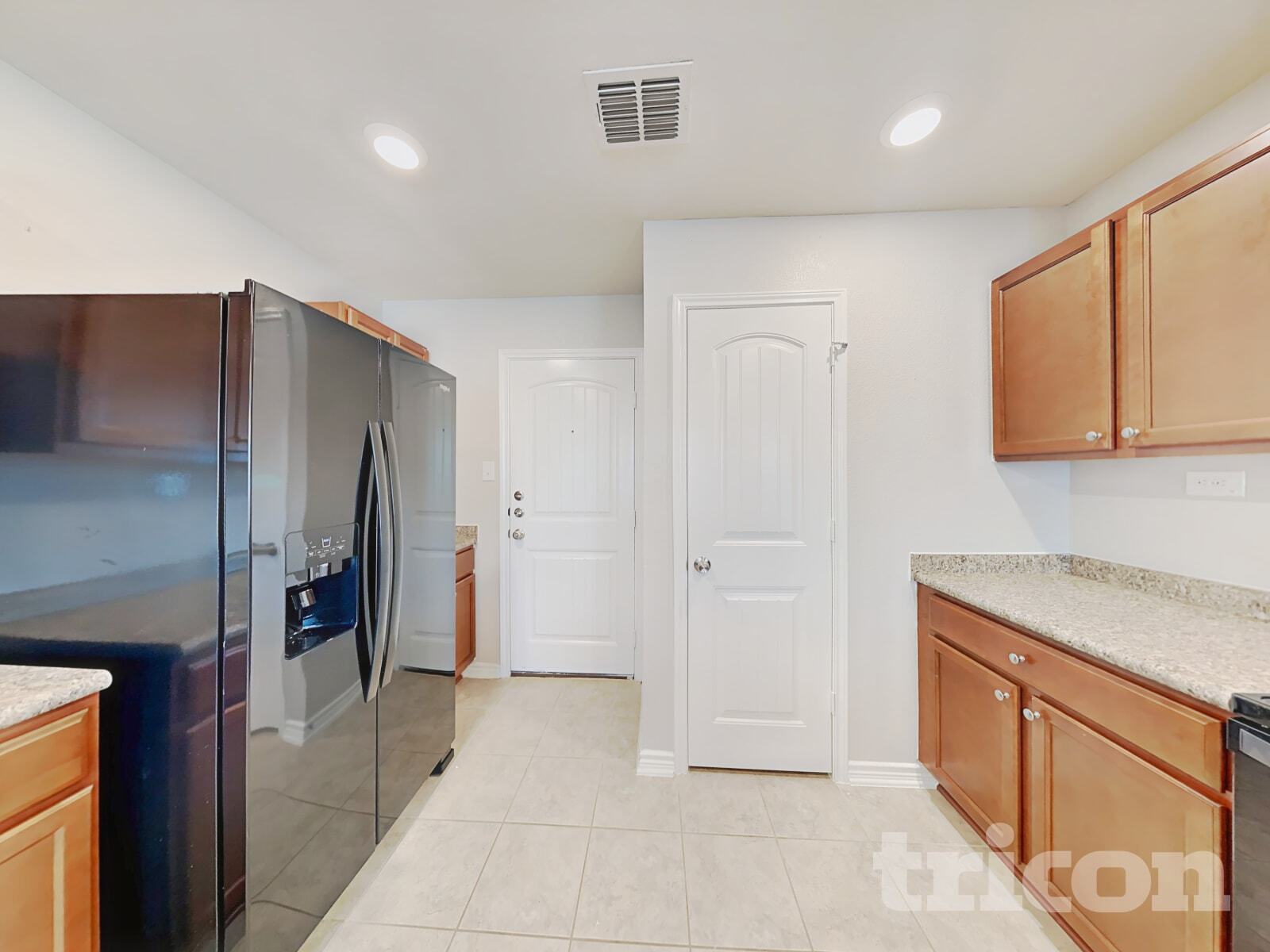 Building Photo - 1519 Overlook Bank