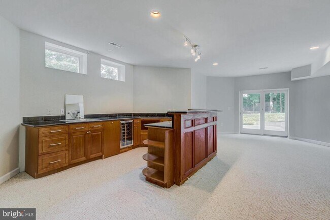 Building Photo - 18 Nantucket Ct