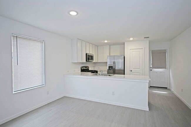 Building Photo - 462 River Run Wy