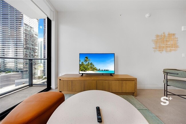 Building Photo - 11 NE 6th St