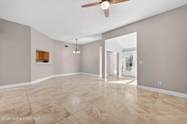 Building Photo - 737 Green Valley Ln