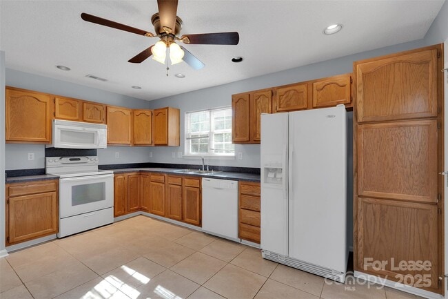 Building Photo - 6340 S Bend Ln