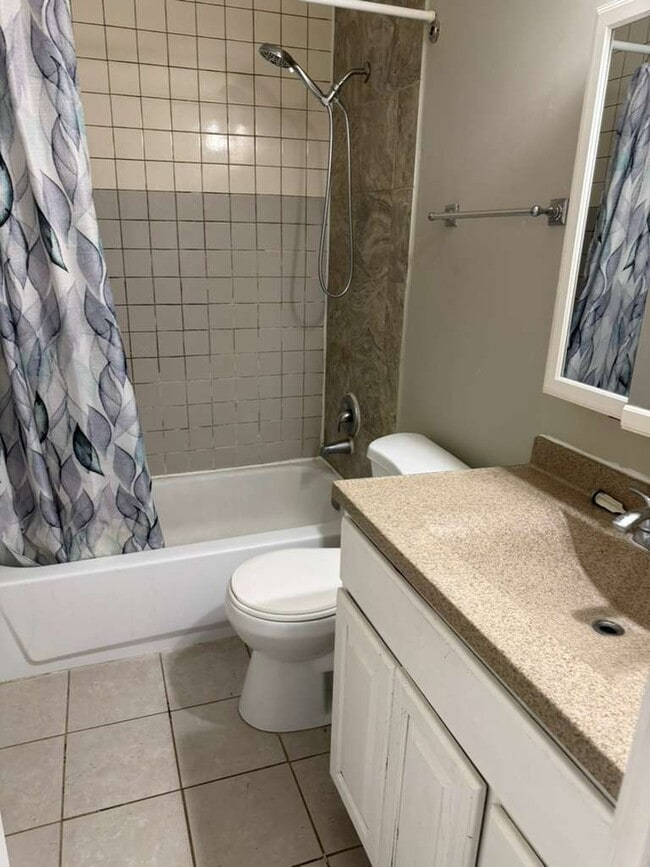 Building Photo - 1321 Court O