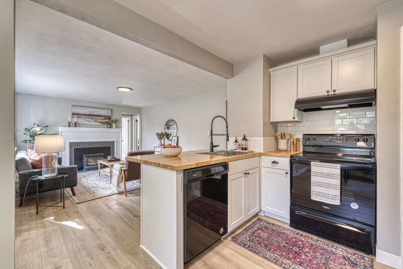 Building Photo - 3223 Herren Ave