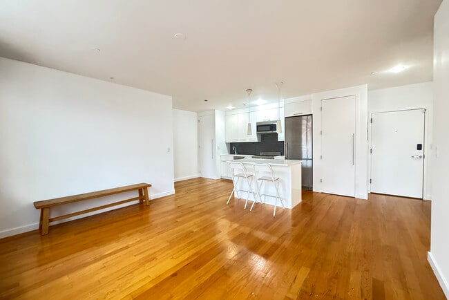 Building Photo - 51 E 128th St