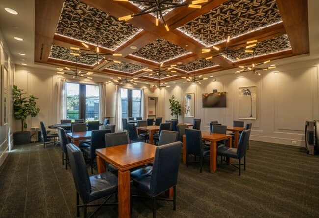 Building Photo - 17081 Five Waters Ave