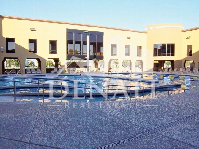 Building Photo - 9807 W Mockingbird Dr