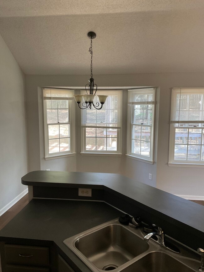 Building Photo - 9033 English Saddle Ln