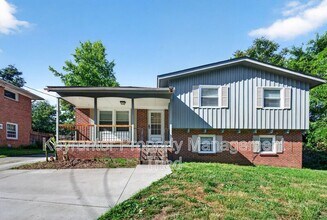 Building Photo - 1821 W Meadowview Rd
