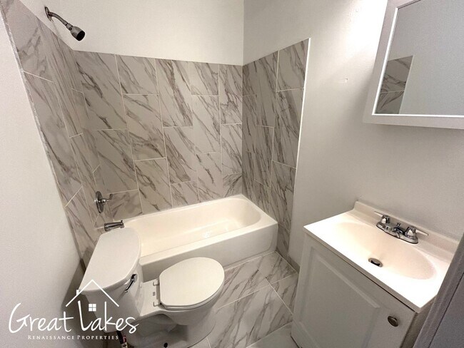 Building Photo - Charming 2 Bedroom 1 Bathroom now available for rent!