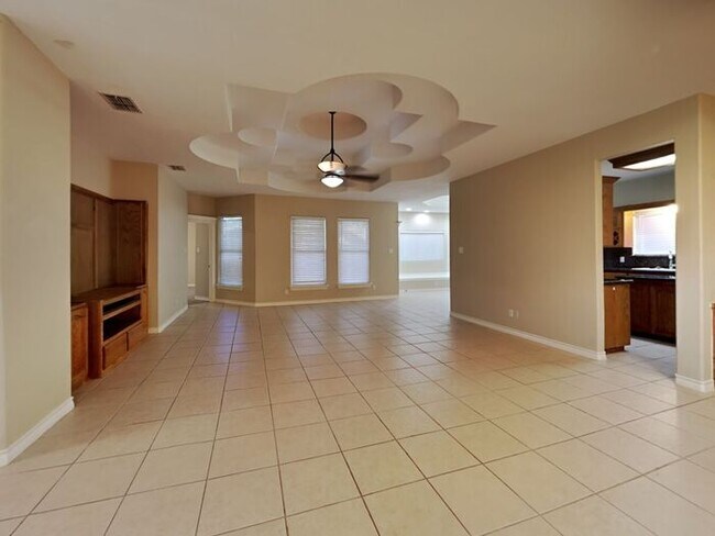 Building Photo - *No Application Fee* *$500 off First Month...