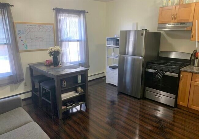 Building Photo - 1576 Tremont St