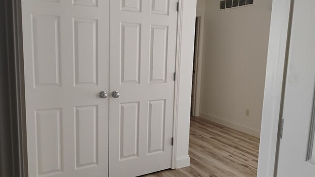 Building Photo - 1701 E Amber Ln