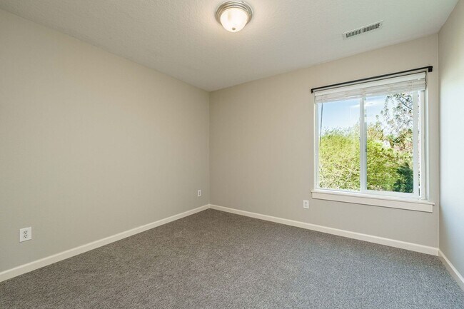 Building Photo - Cul-de-Sac Living at Its Best – Updated 3BR with Garage & A/C!