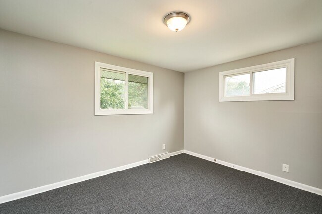Building Photo - Charming 3-Bed Home with New Kitchen, Fresh Finishes & Big Backyard on a Quiet Dead-End Street