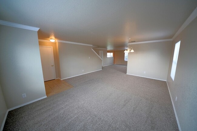 Building Photo - Charming 4-Bedroom, 2.5-Bathroom Home in C...