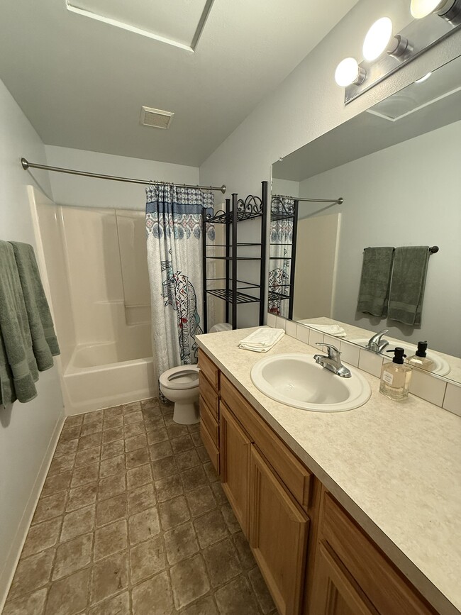 Building Photo - Taft Drive