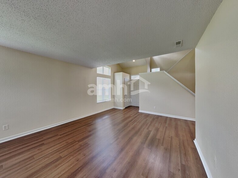 Building Photo - 1347 Egret Ln