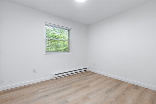 Building Photo - 303 Broadway