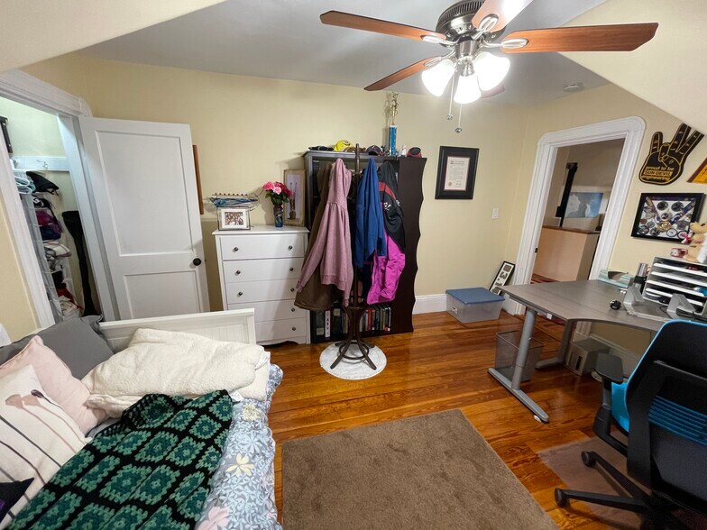 Building Photo - 23 Chandler St