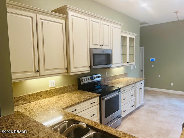 Building Photo - 4 Lonetree Look