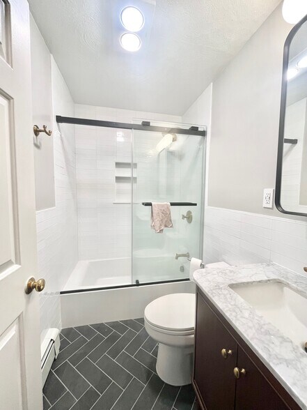 Building Photo - 120 Highland St