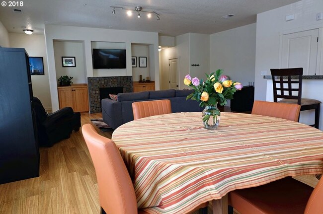 Building Photo - Quatama Rental