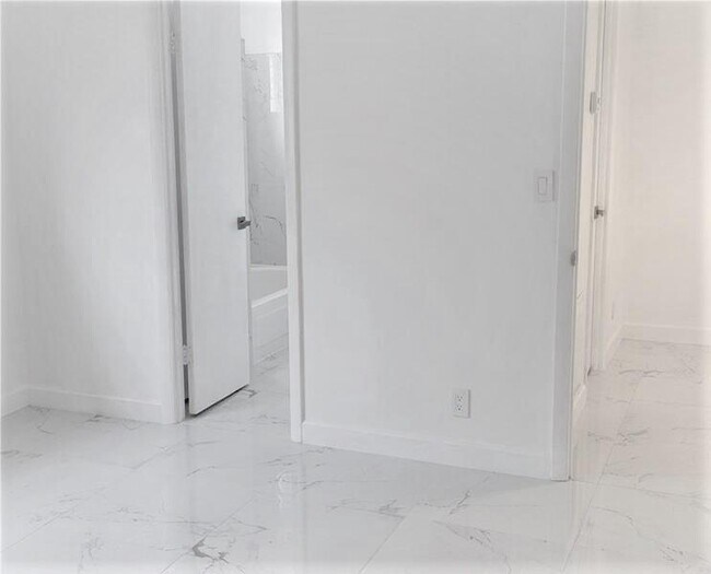 Building Photo - 348 S Federal Hwy