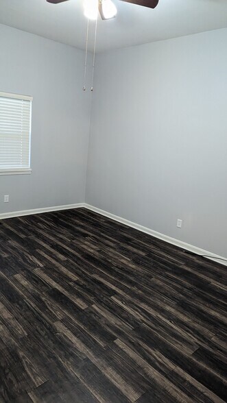 Building Photo - 929 N Randolph Ave