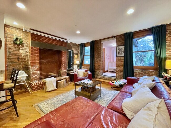 Building Photo - 448 Jersey Ave