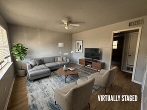 Building Photo - 611 Sunset Ln