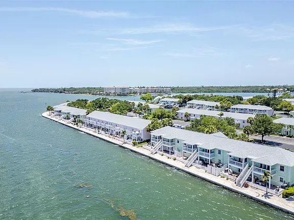 Building Photo - 5118 Coquina Key Dr SE