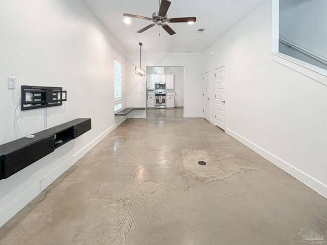 Building Photo - 1219 N Guillemard St