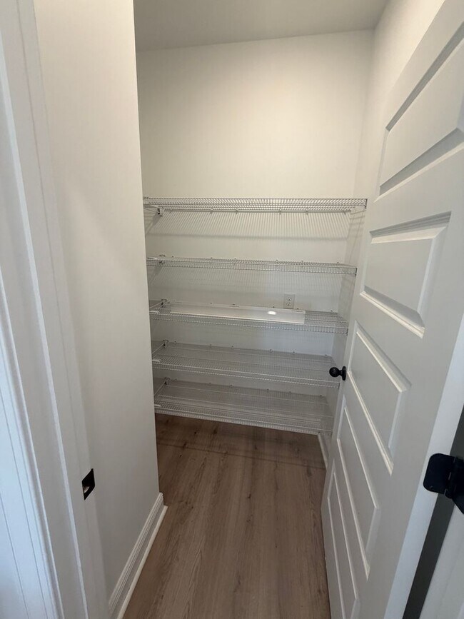 Building Photo - 1303 Louisiana Ave