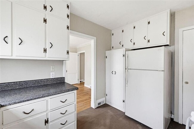 Building Photo - 1911 N Decatur Rd