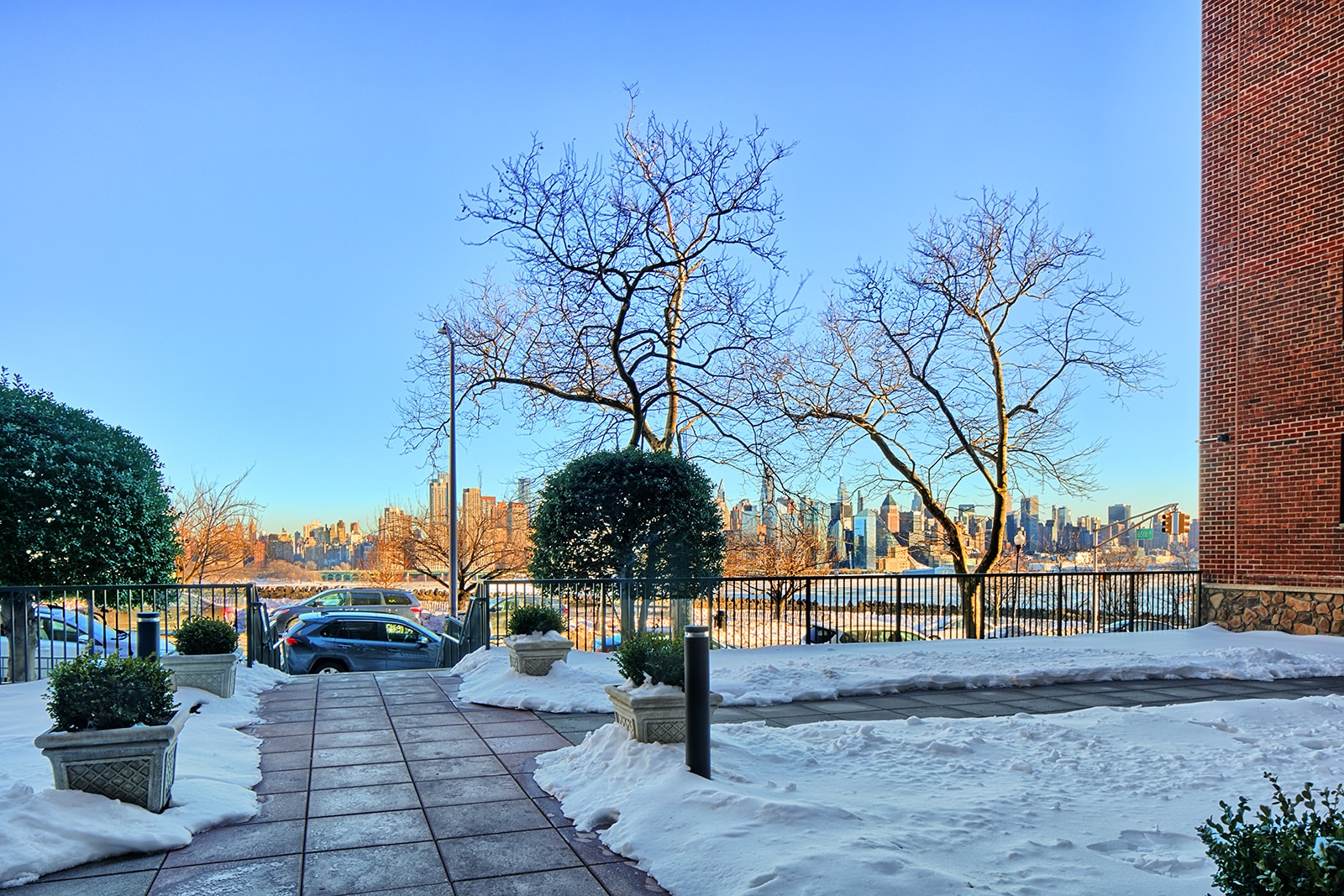 Building Photo - 6515 Boulevard E