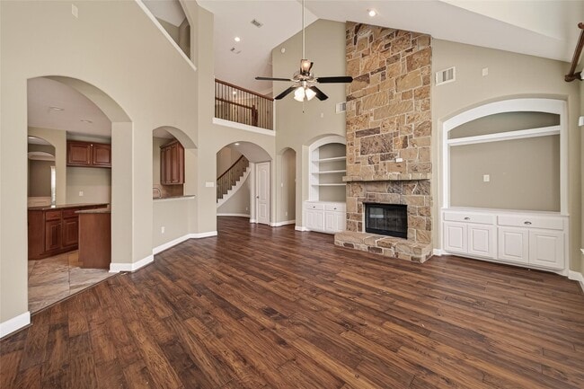 Building Photo - 28602 Hayden Park Dr