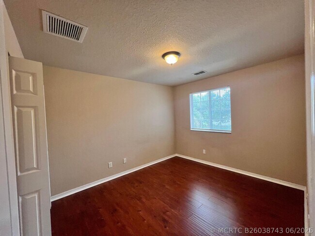 Building Photo - 2552 Marshfield Ct