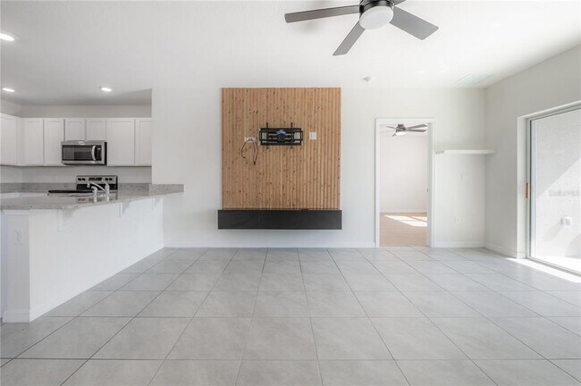 Building Photo - 17042 Oval Rum Dr