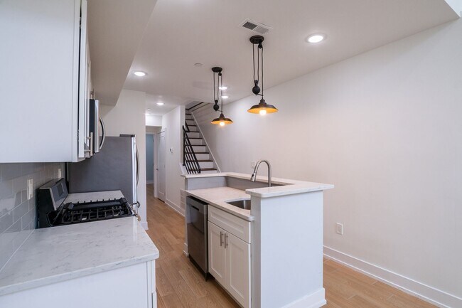 Building Photo - 1220 LeCount St