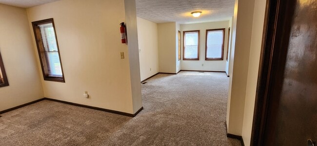 Building Photo - 114 King Ave