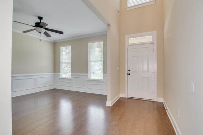 Building Photo - Canterbury Farms - 4 Bed 2.5 Bath