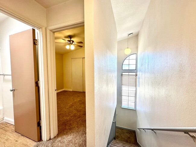 Building Photo - Available October 11th! 2 Bedroom 1.5 Bath...