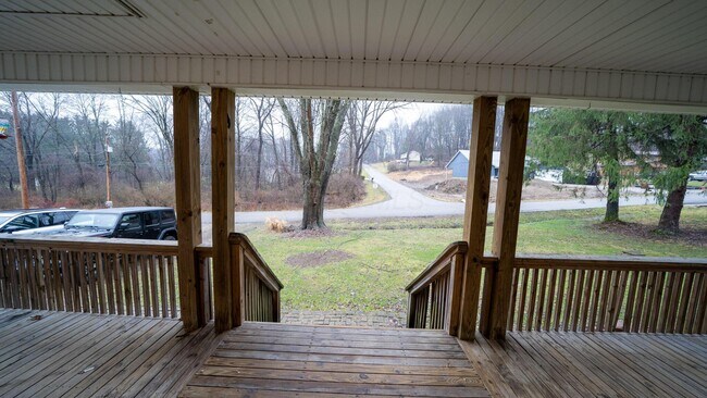 Building Photo - 92 Brentview Dr NE