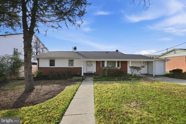 Building Photo - 1721 University Blvd W