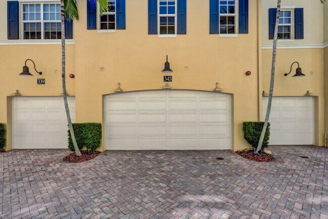Building Photo - 343 Flamingo Dr