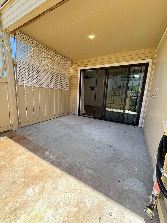 Building Photo - 91-1040 Kaiau Avenue 12D