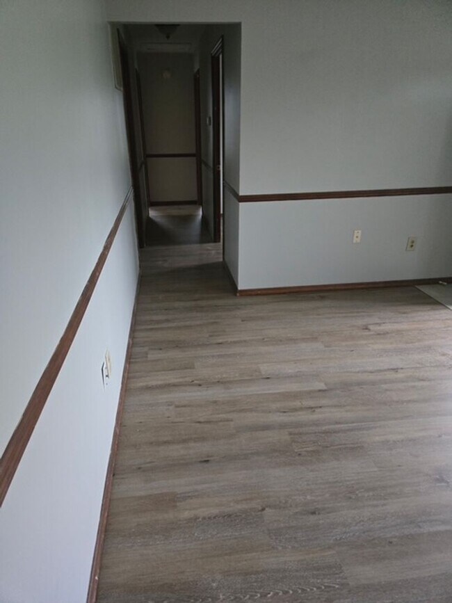 Building Photo - 1328 Bingham Dr