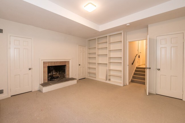 Building Photo - Available Now! Modern Row House in the Heart of Foggy Bottom with 1 Car Garage!